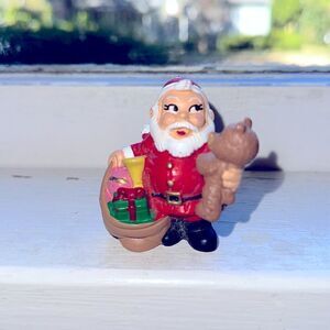 Vtg 1981 Wallace Beery plastic Santa Claus with teddy bear &‎ toy bag figurine